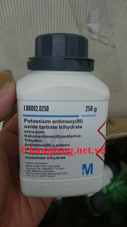 Potassium antimony(III) oxide tartrate trihydrate
